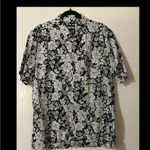 GAP Men's Black Floral Shirt